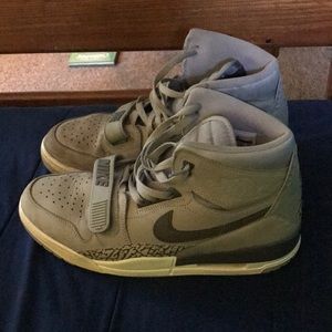Jordan Legacy 312 “wolf gray”
